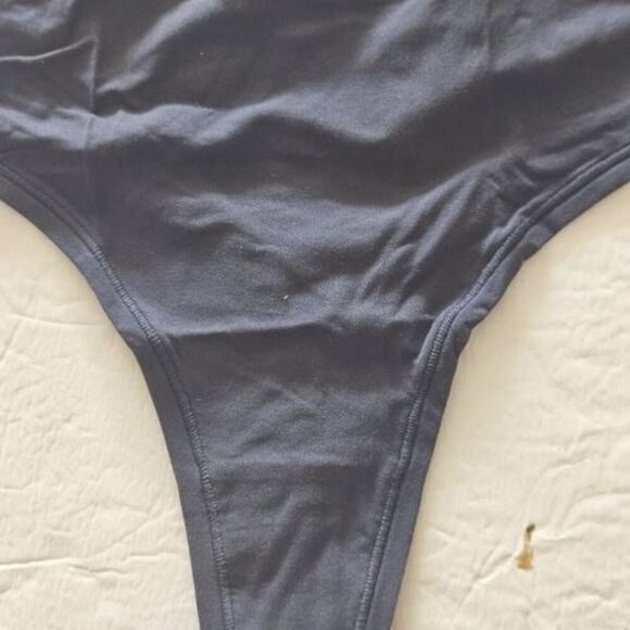 SKIMS BIKINI  PANTY NWT - Picture 3 of 7